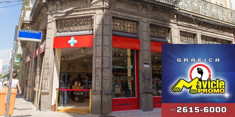 Drogarias Pacheco revitaliza sua 1ª loja que ganha aspecto centenário   Imã de geladeira e Gráfica Mavicle Promo